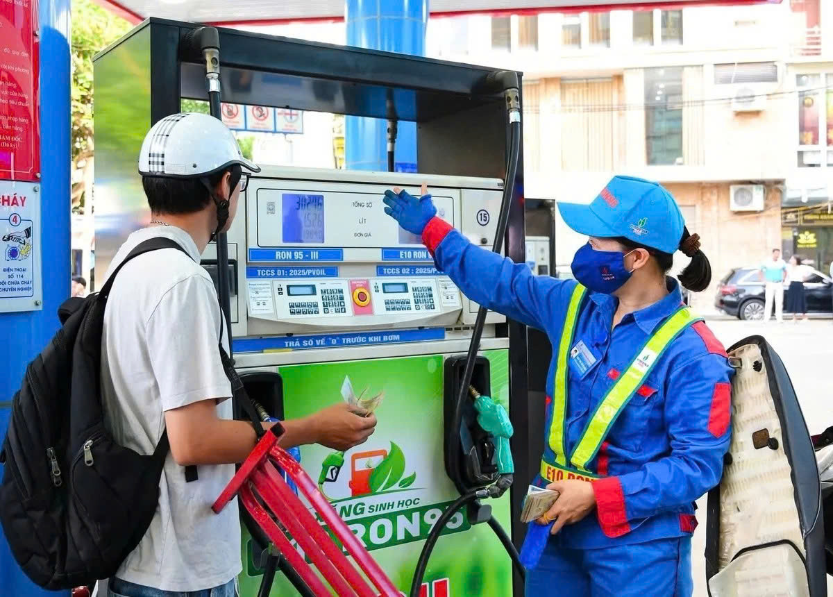Tác động của giá dầu vượt 100 USD: Góc nhìn từ bức tranh kinh tế châu Á và Việt Nam